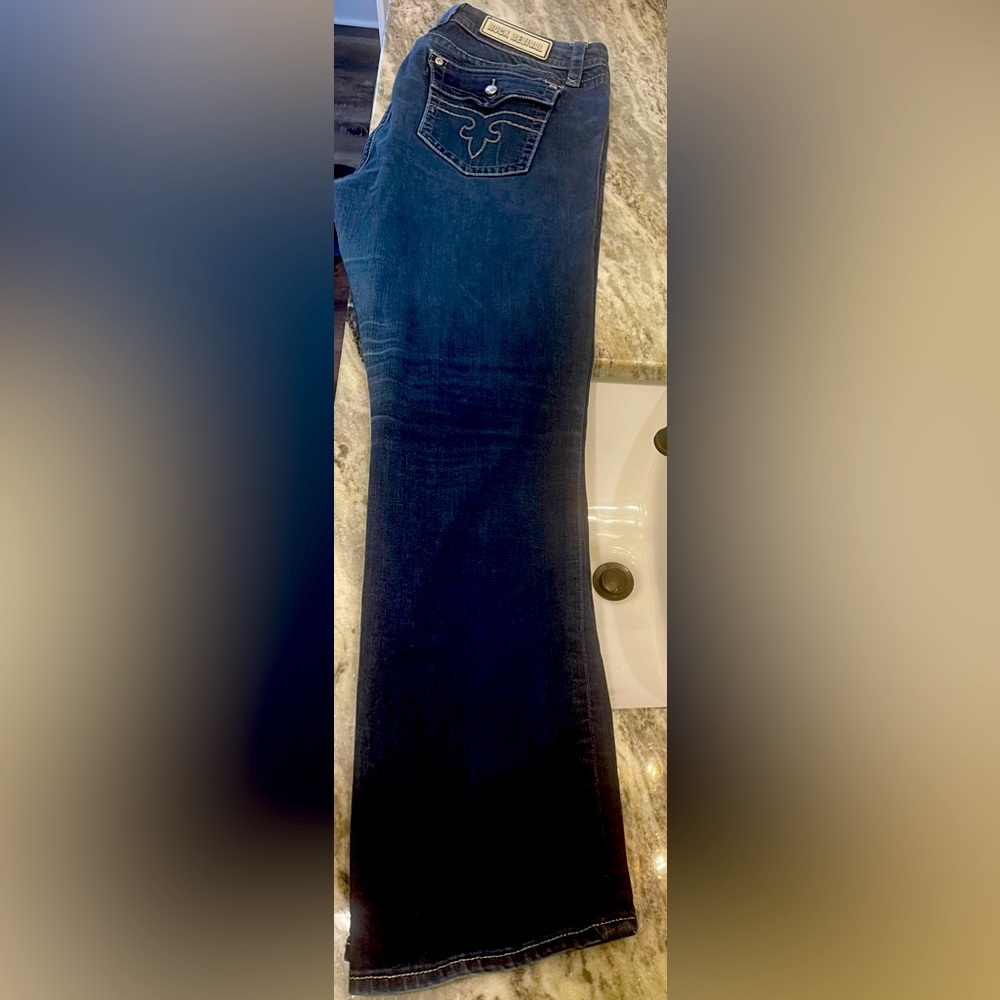 Rock Revival Jeans “Jessica” Curvy Midrise straight cut. Long inseam